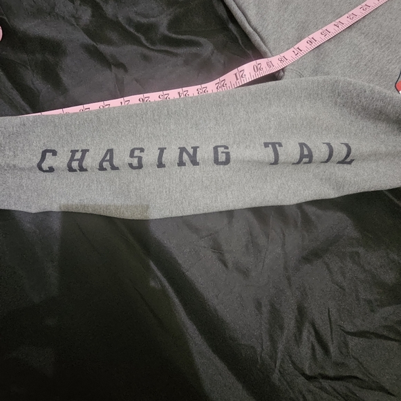 NWOT Salt Crew chasing tail hoodie size S - Picture 2 of 6